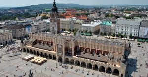 WIKIMEDIA COMMONS: Sukiennice w Krakowie Kraków